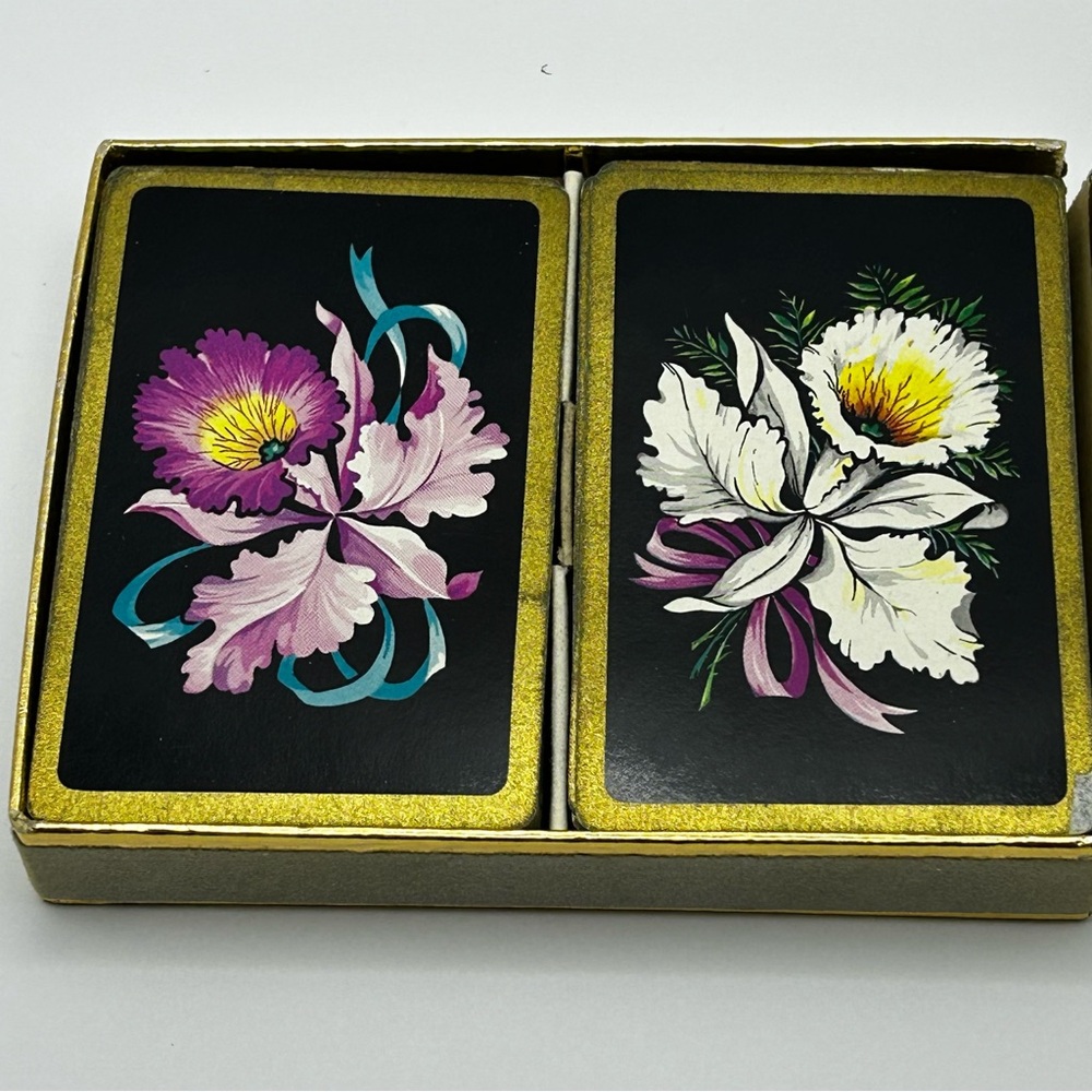 Vintage MCM Duratone Ladies’ Floral Playing Cards Set Velvet Box Purple & White. - Picture 2 of 5